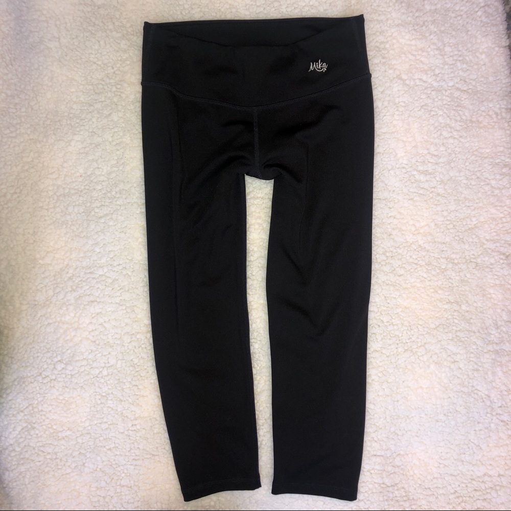 Mika Yoga Aerial Capri high rise workout leggings